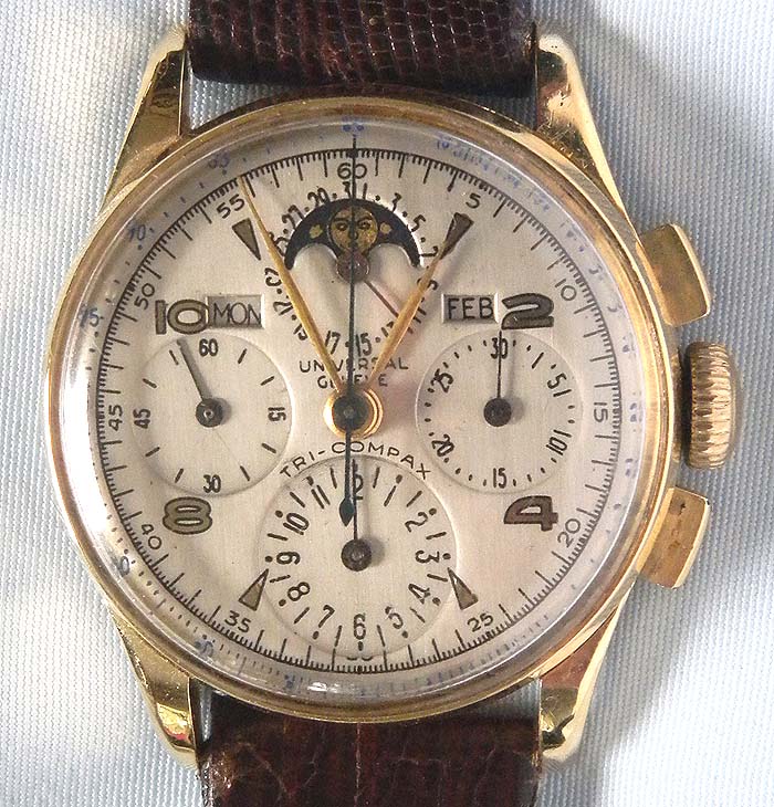   Universal Geneve 18K gold Tri-Compax moonphase calendar chronograph
vintage wrist watch circa, 1945.    